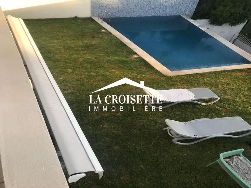 Rez-de-chaussée de villa S+4 avec piscine à Gammarth